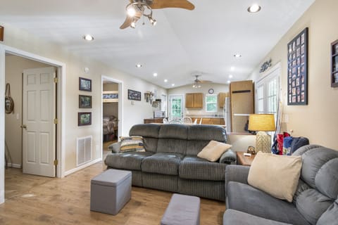 The history of the cabin is seen on the photos throughout