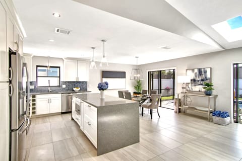 Modern, immaculate and functional all in one!