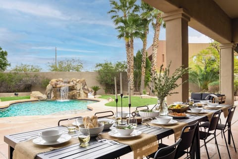 Villa (4 Bedrooms) | Front of property