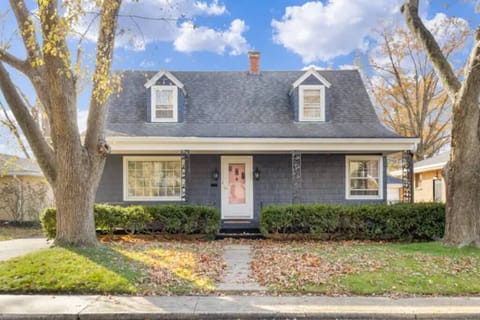 Come stay at the Sweet Tart Bungalow