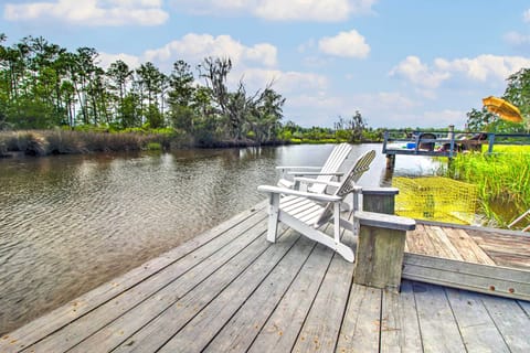Midway Vacation Rental | 2BR | 1BA | 1,100 Sq Ft | 2 Steps to Enter