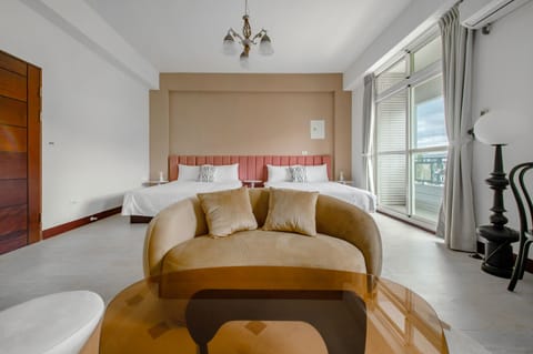 Family Room with Balcony | Free WiFi, bed sheets