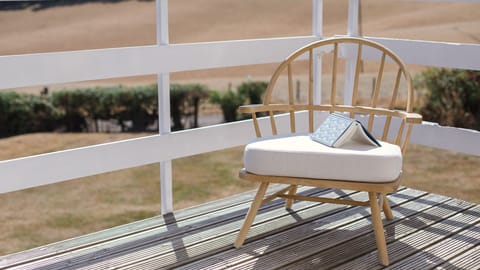 Balcony to Bedroom One, Ridgeway Farmhouse, Bolthole Retreats