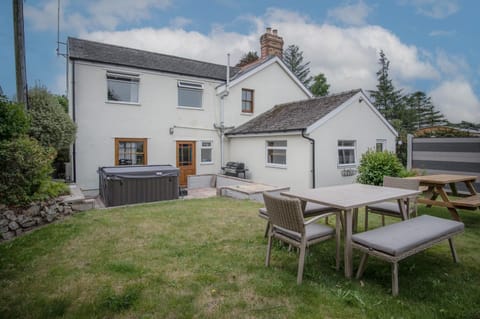 Pendeilo Villa - 5 Bedroom Holiday Home - Amroth (14273)