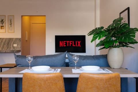Studio 84 Mackenzie | Dining