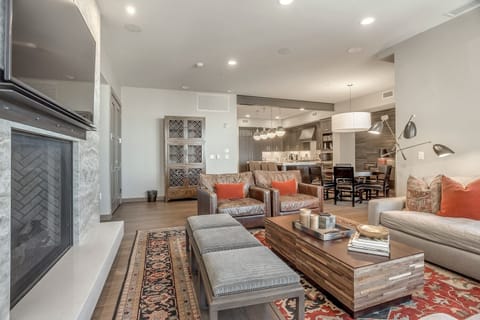 Studio | Living room