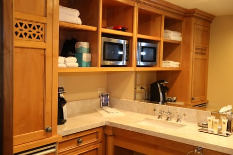 Furniture, Screen, Shelf, Cupboard, Cabinet