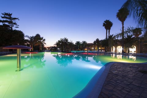 2 outdoor pools, a lap pool