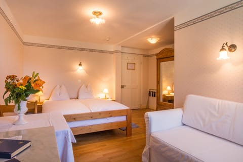 Hypo-allergenic bedding, in-room safe, desk, iron/ironing board