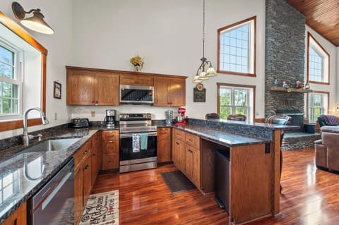 Fully equipped kitchen. 