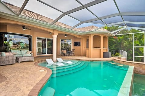 Private Pool/lanai area - enjoy your own backyard oasis in the sun!