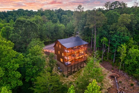 Plenty of space around the property - no cabins looking right into you