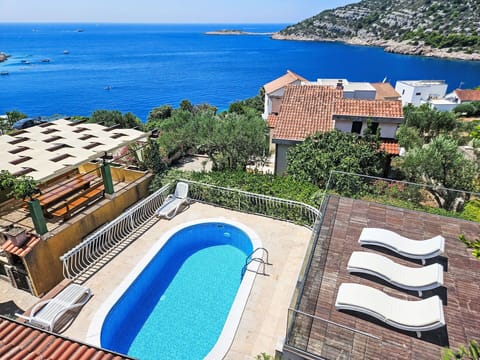 Water, Building, Property, Blue, Azure, Swimming Pool, Seaside Resort, Plant, Sky, Architecture