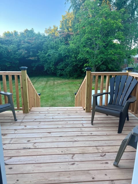 Large Backyard
No Fence