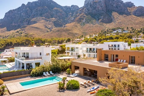 Beautiful villa with swimming pool