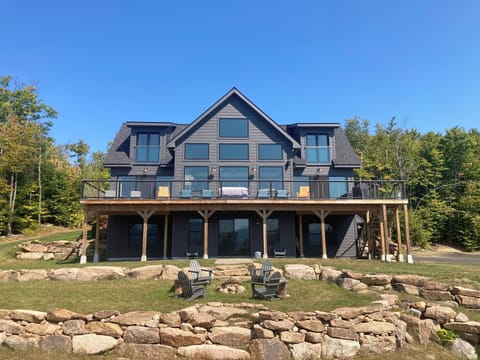 Mega Vista Mountain Lodge