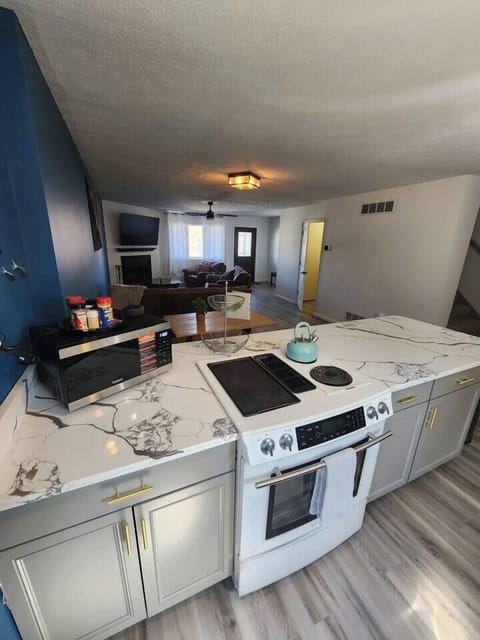 7db15e3a-4dfd-4f0b-94aa-41ecc31cf44a