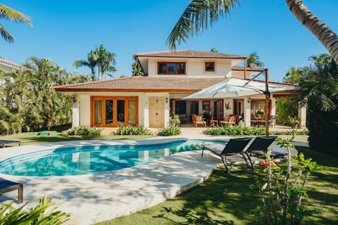 Casamado - Beach villa with pool, hot tub, breakfast service & golf cart (3353)