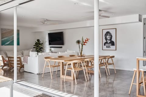 Spacious dinning and lounge room