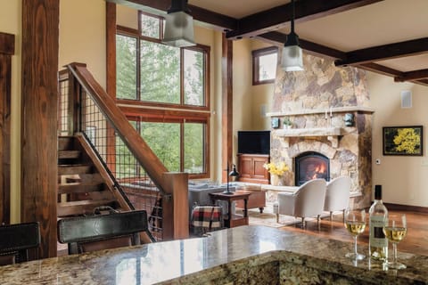 House (6 Bedrooms) | Interior