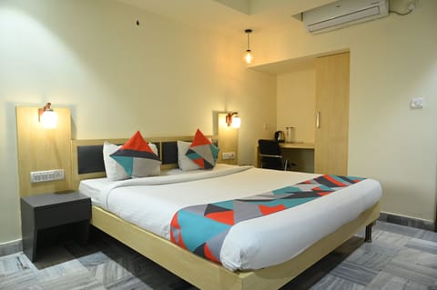 Premium bedding, rollaway beds (surcharge), WiFi (free), bed sheets