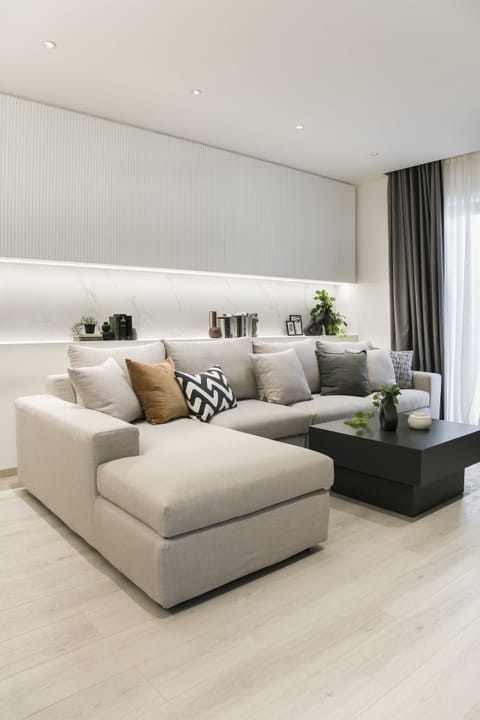 Deluxe Apartment, 4 Bedrooms, Non Smoking, Balcony | Living area | Smart TV, fireplace