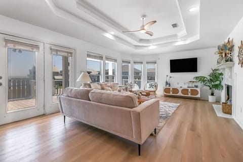 House, 3 Bedrooms | Living room | Smart TV, streaming services