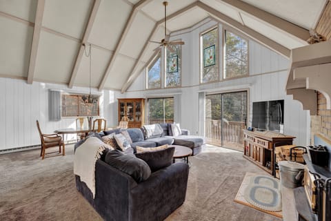 Lake Ariel Vacation Rental | 3BR | 2BA | 1,900 Sq Ft