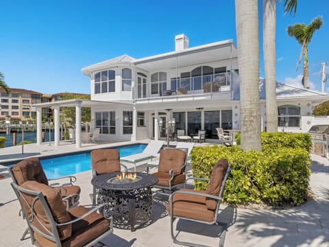 House (4 Bedrooms) | Front of property