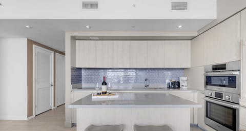 Fully-equipment kitchen