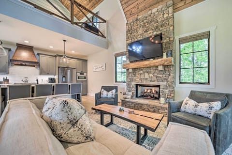 Glenville Vacation Rental | 3BR | 3BA | Stairs Required | 2,300 Sq Ft