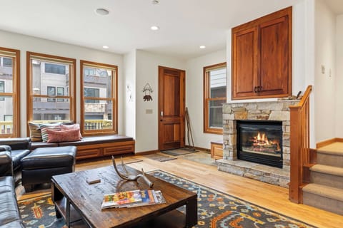 Apartment (3 Bedrooms) | Front of property