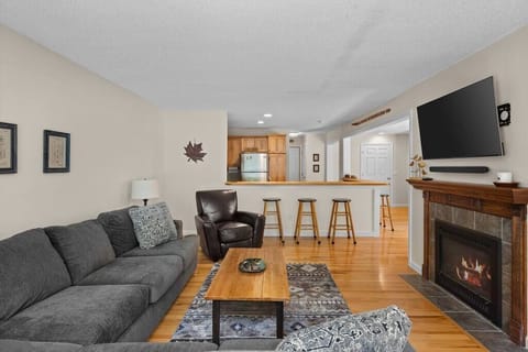 Open floorplan main living space. Plenty of seating for your group as well!