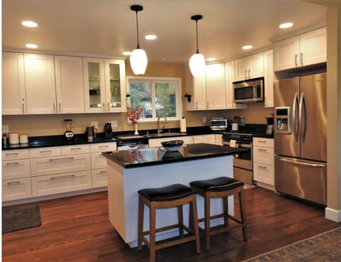 559a13b8-5a7f-44a0-bc2c-0f69f01eba91