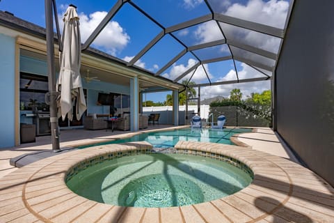 Villa Cecilia has an electric-heated pool & attached spa