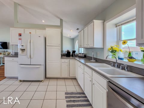 716 Sunrise Ct (Sunny Turtle [Int Ext]) - watermarked-09