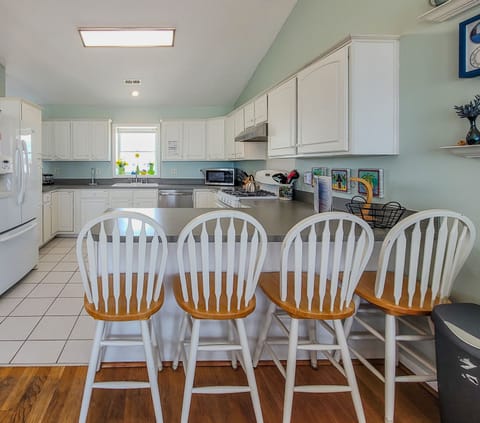 716 Sunrise Ct (Sunny Turtle [Int Ext]) - watermarked-08