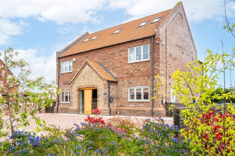Appletrees, Burnham Market: Front view of the house