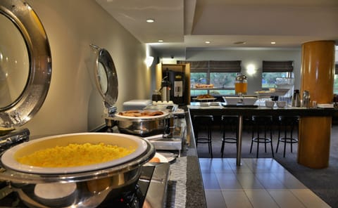 Daily buffet breakfast for a fee