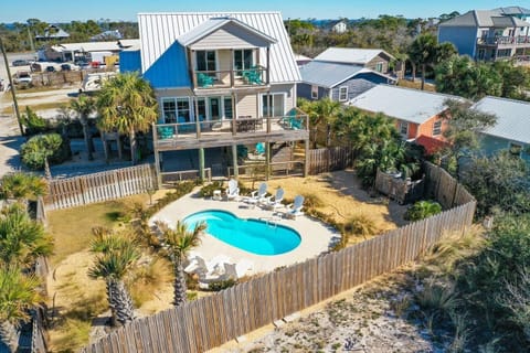 Aerial view of Making Waves