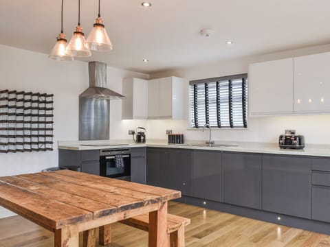 Kitchen | Highfield Bungalow, Twyn