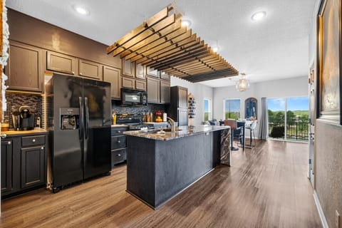Step into this Stunner on the Top Floor