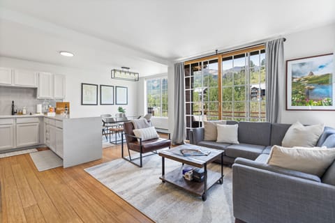 Light and bright layout!