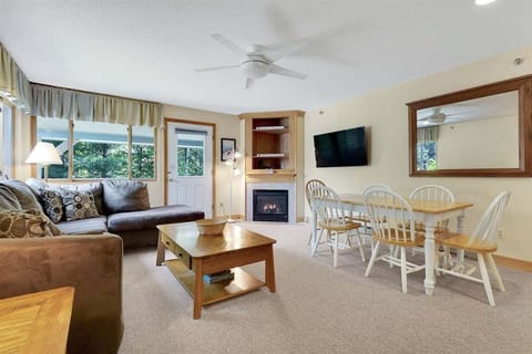 open floor plan with lots of light