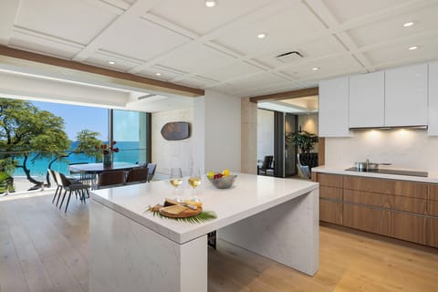 B41 Kitchen & Dining Area