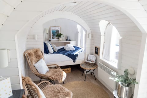 Cottage | 1 bedroom, individually decorated, individually furnished, free WiFi