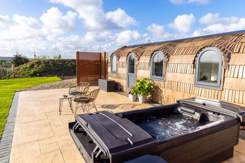 Cottage | Property grounds