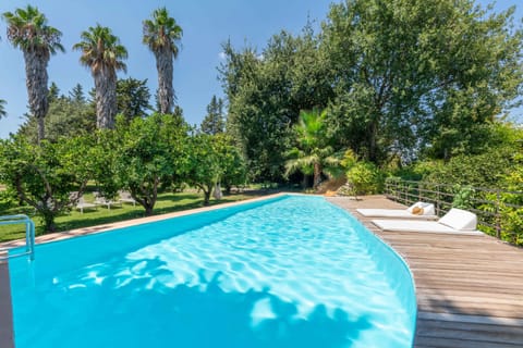 Beautiful villa with swimming pool