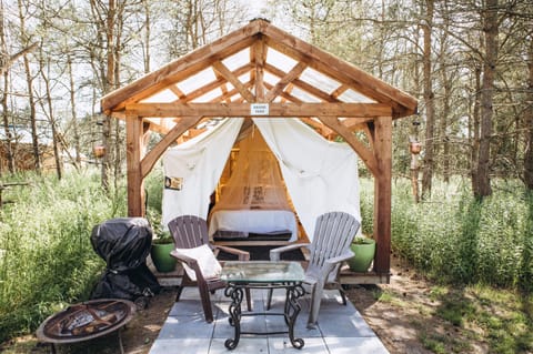 Deluxe Tent, 1 Double Bed, Golf View | Bed sheets
