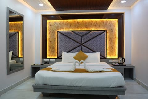 Premium Room | Free WiFi, bed sheets